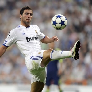 开云官网-萨拉赫十连击，超越大胜的个人史诗，与G2式极限挑战，萨拉赫十连斩！独造英雄史诗，更胜G2极限