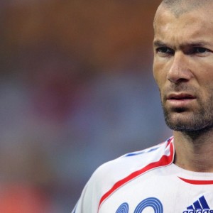 开云直播平台-逆袭之夜，TheShy单人路杀穿西班牙，三连败后的惊天反击！从三连败到封神！TheShy杀穿单人路率队逆袭