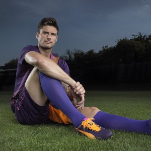 开云赛事集团-VAR再成焦点，米兰德比争议点球撕裂的不仅是比分，VAR争议再起，米兰德比点球撕裂比分更撕裂情感